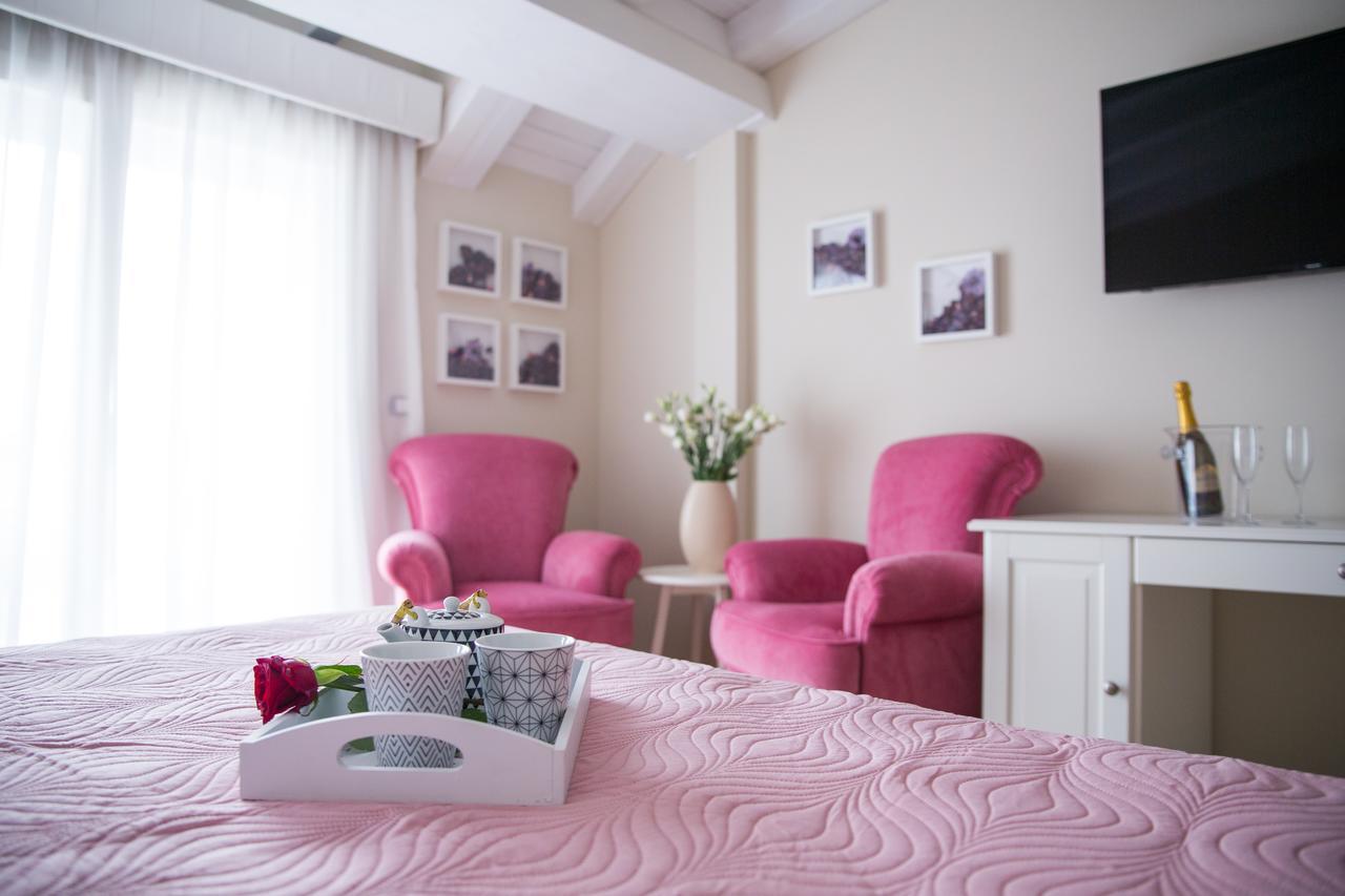 Attico Hotel กานิกัตติ ภายนอก รูปภาพ