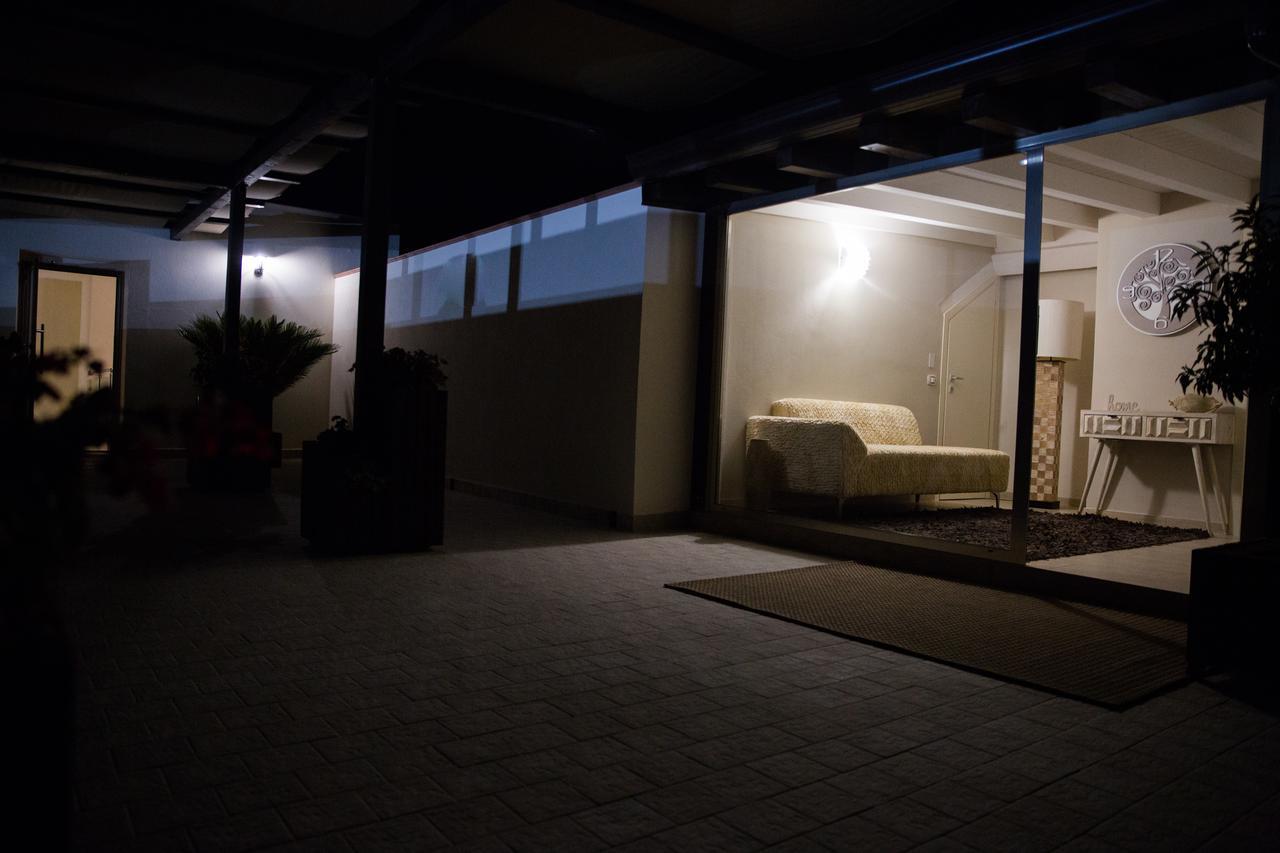 Attico Hotel กานิกัตติ ภายนอก รูปภาพ