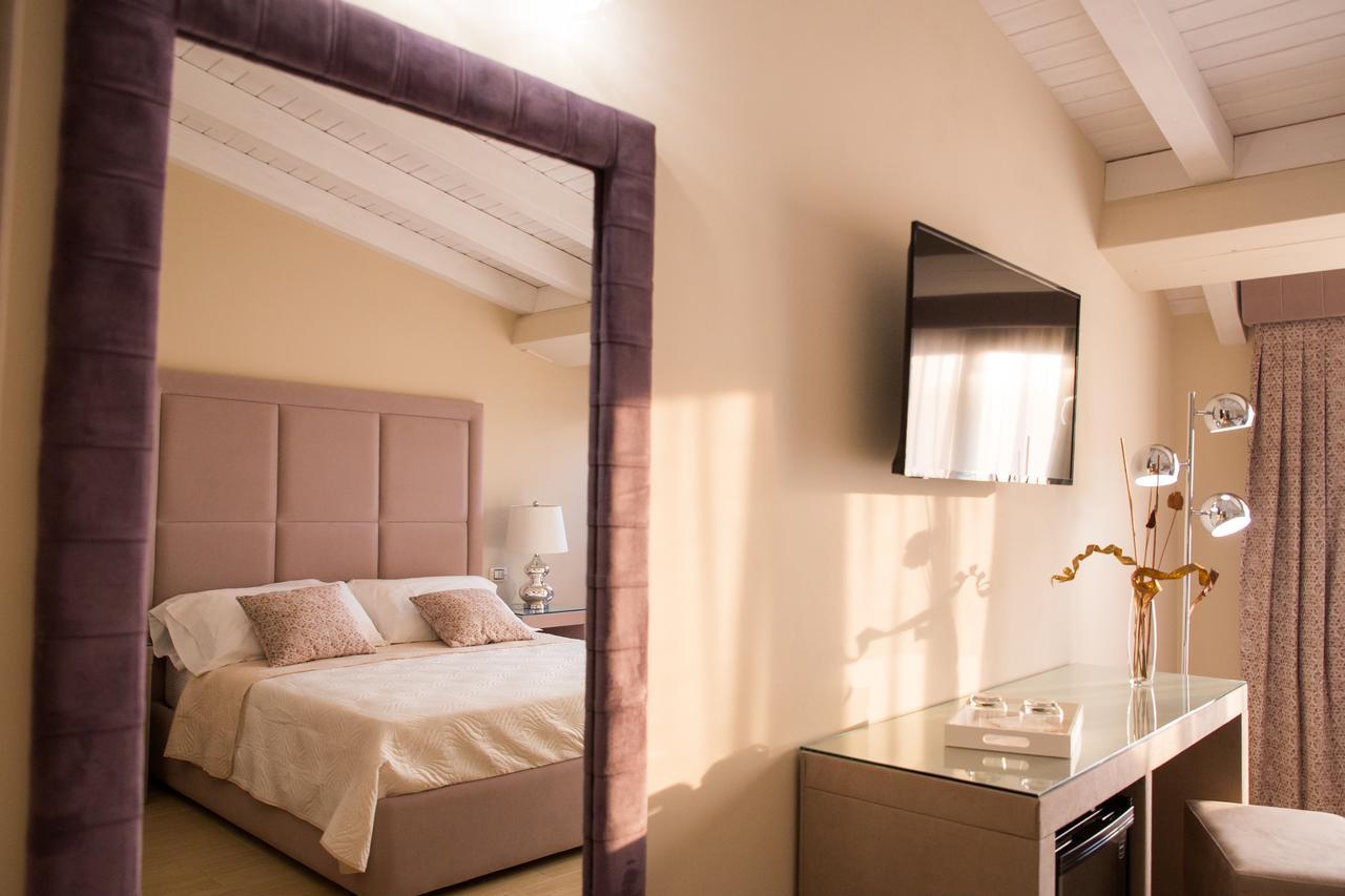 Attico Hotel กานิกัตติ ภายนอก รูปภาพ